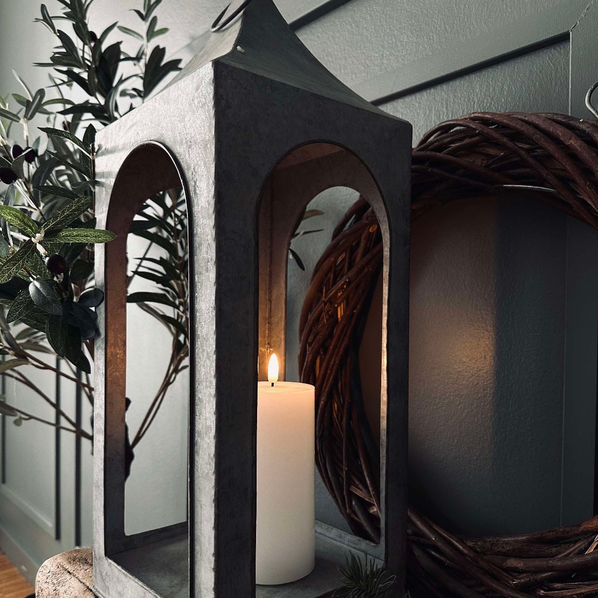 Lanterne Décorative en Zinc - Lanterne de Sol pour Intérieur et Espaces Extérieurs Couverts