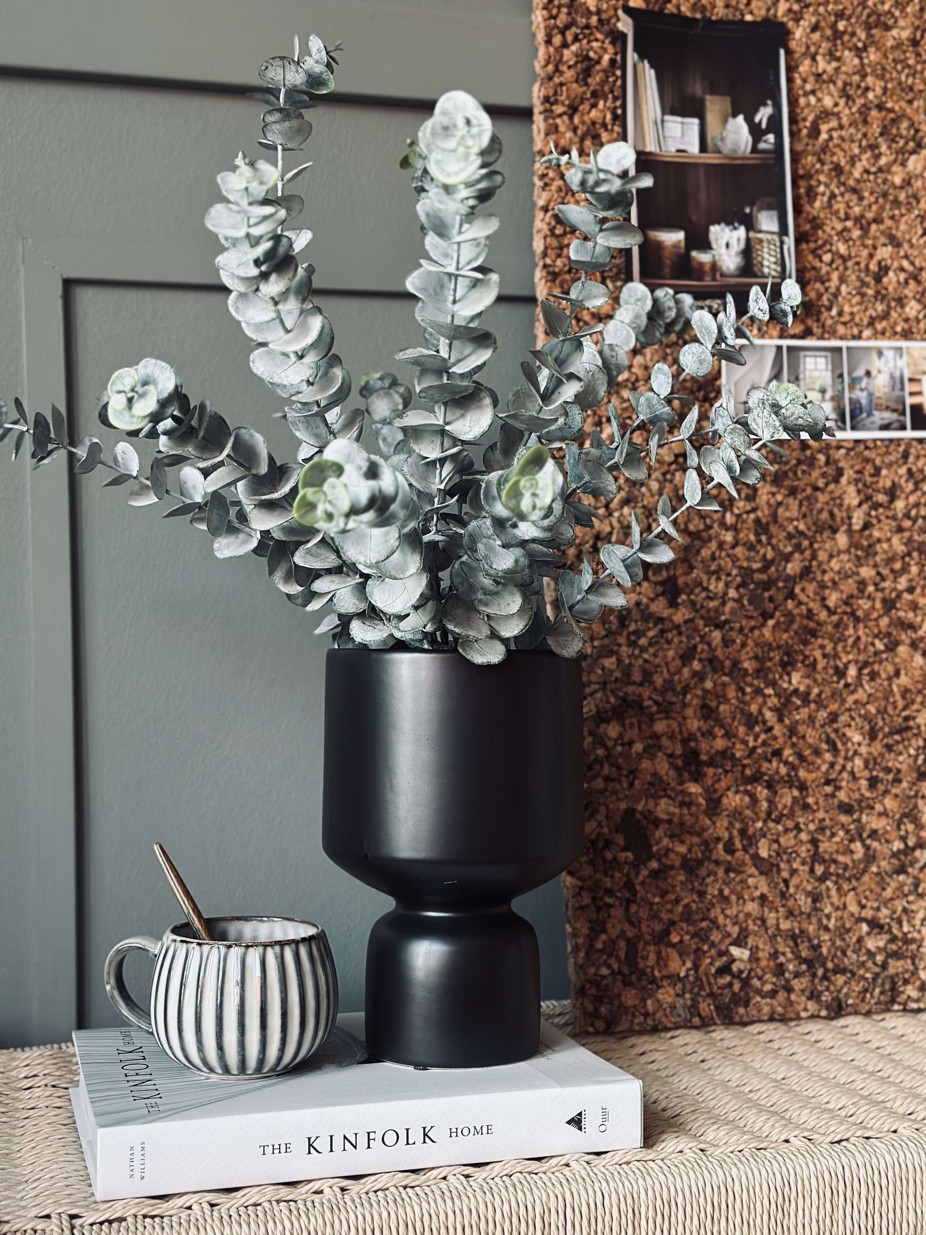 Vase en Verre Noir - Surface Lisse pour Fleurs et Décoration Intérieure