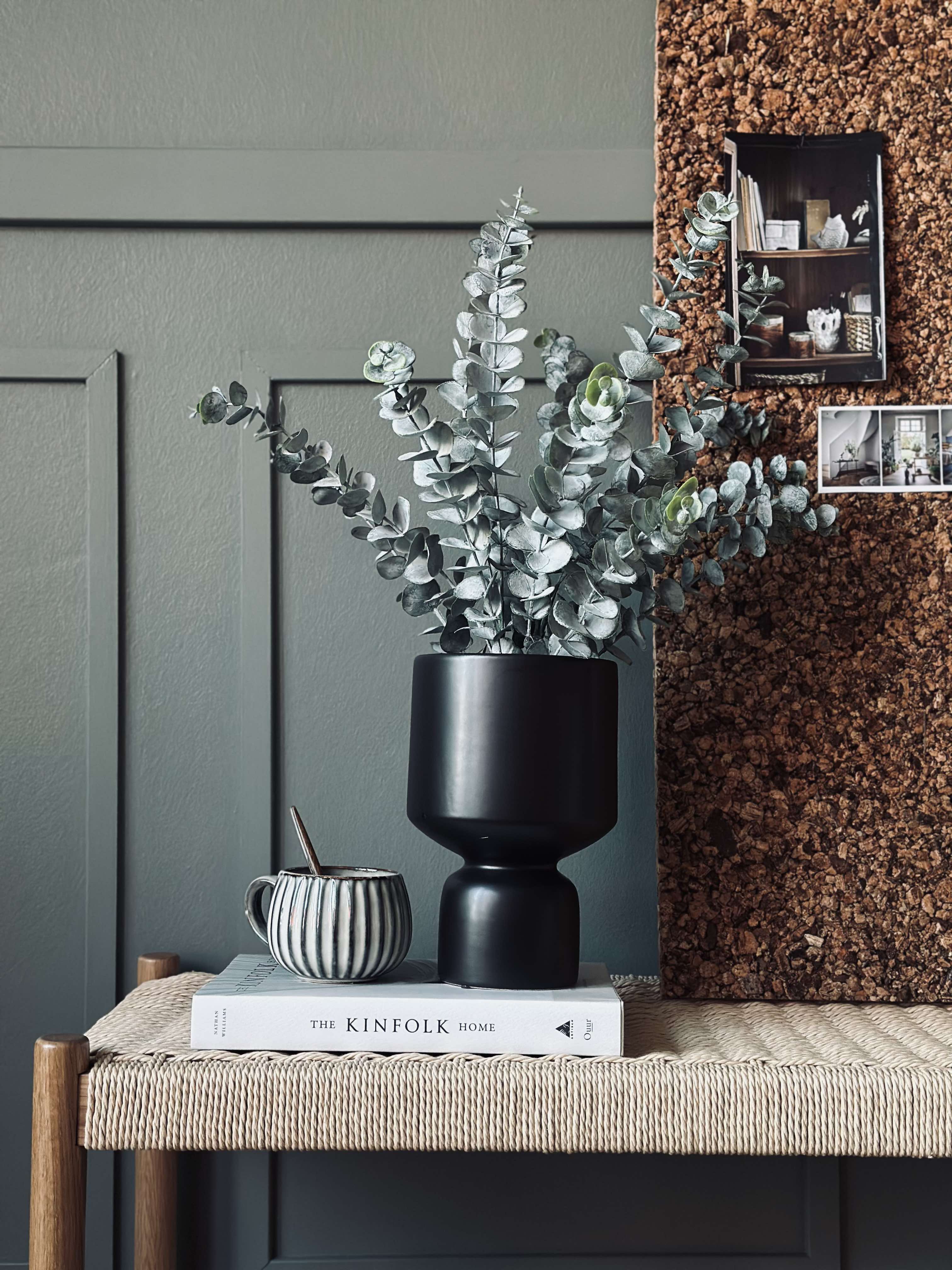 Vase en Verre Noir - Surface Lisse pour Fleurs et Décoration Intérieure