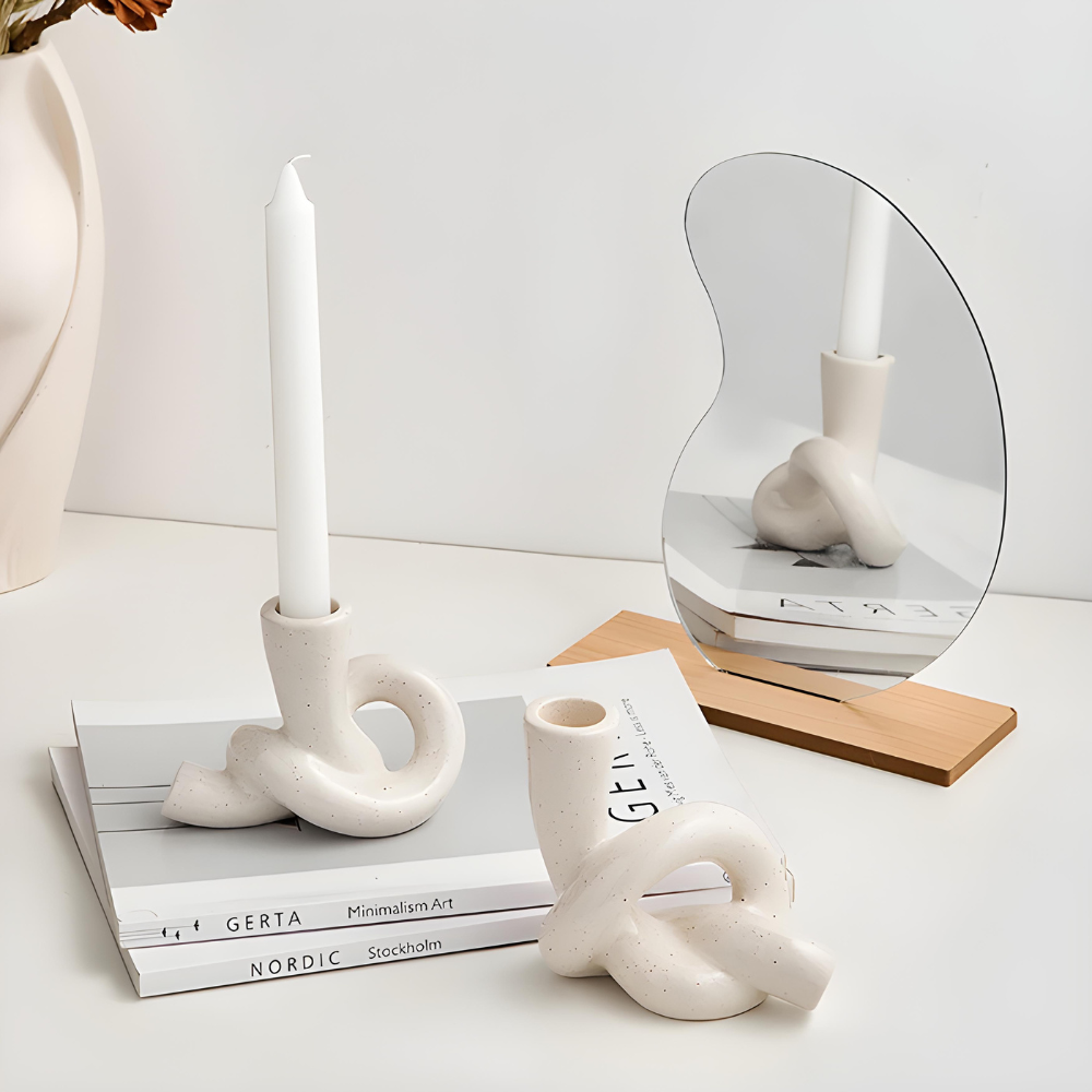 Bougeoir en Céramique Blanche - Sculpture Torsadée avec Finition Mouchetée