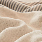 Couverture Tricotée Abstraite - Motif Géométrique en Coton et Polyester avec Franges