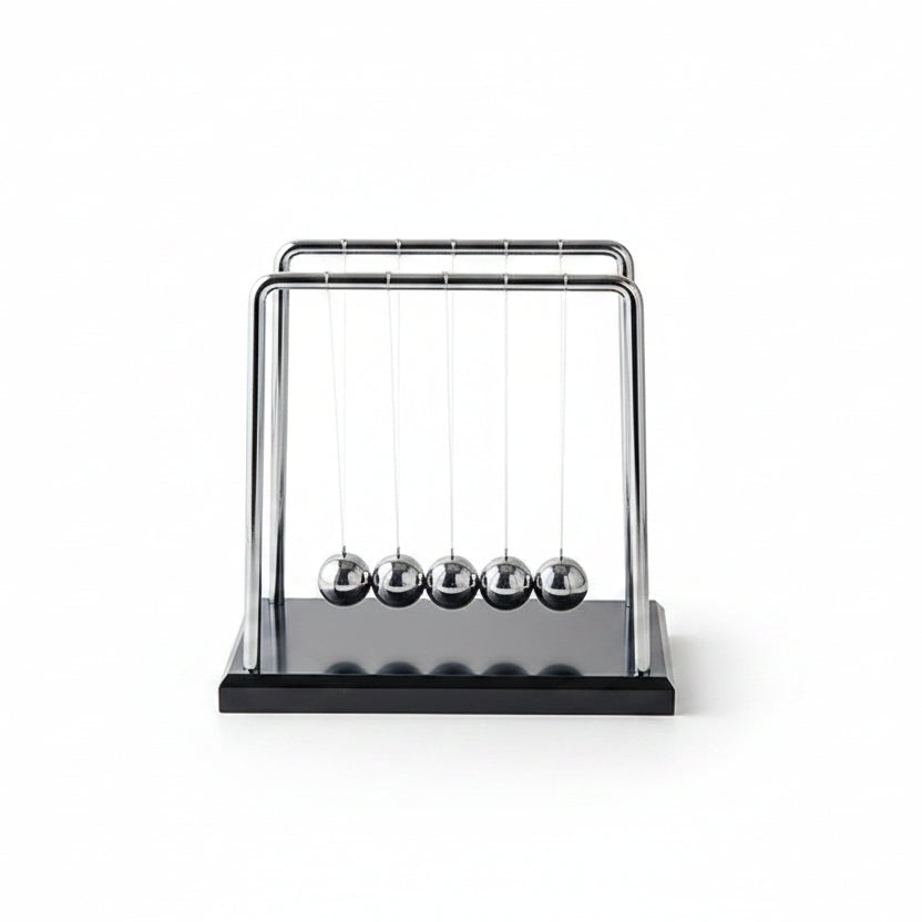 Pendule de Newton en Métal et Bois - Décoration d'Équilibre Interactive pour Bureau