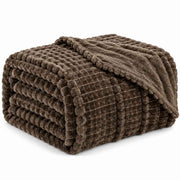 Couverture Aspect Velours Marron Châtaigne - Texture Velours de Lait et Motif à Carreaux pour l'Hiver
