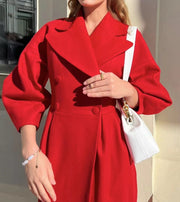 Manteau Maxi d'Hiver pour Femme - Double Boutonnage, Large Col à Revers, Taille Cintrée et Manches Bouffantes