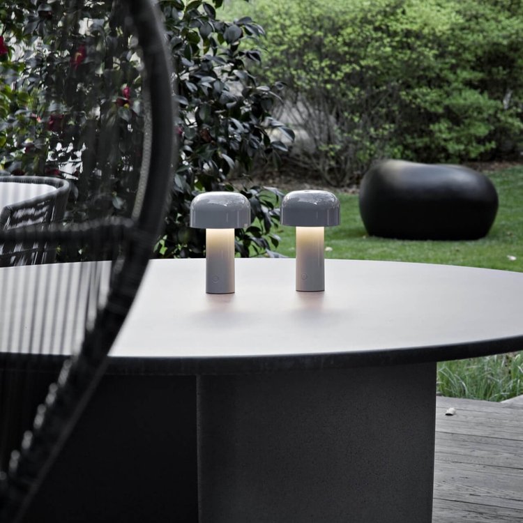 Lampe de Table LED - Éclairage Dimmable Trois Couleurs avec Commande Tactile et Recharge USB-C