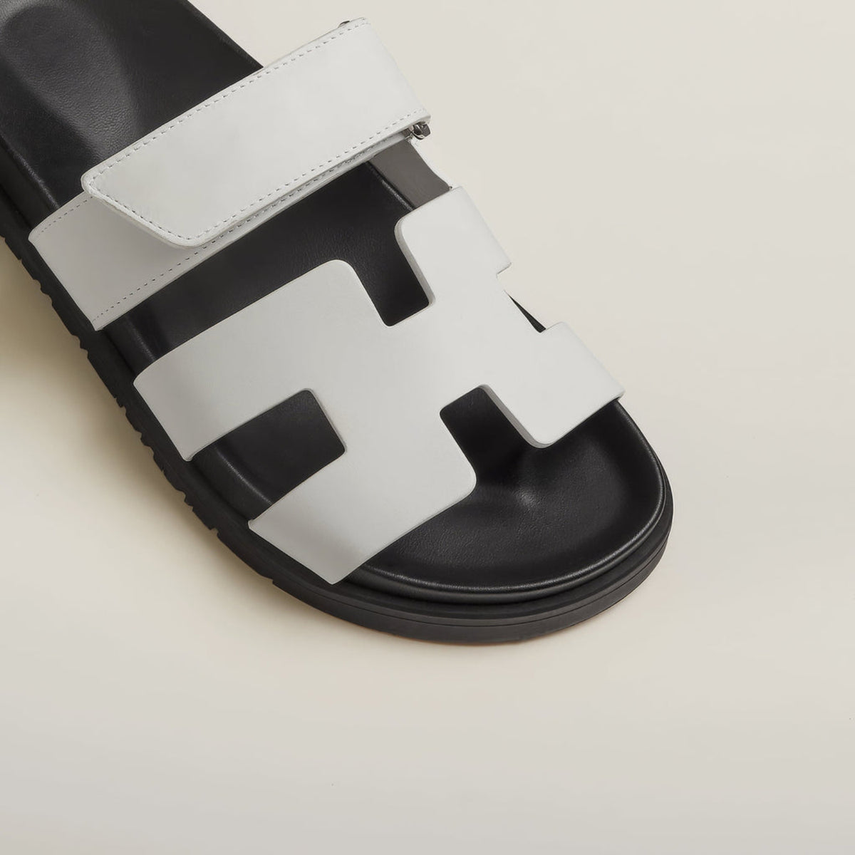 Sandales Plates Femme - Design Slip-On à Bout et Talon Ouverts avec Semelle Épaisse