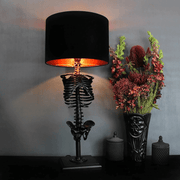 Lampe de Table Squelette - Figurine en Résine avec Base en Bois et Abat-Jour