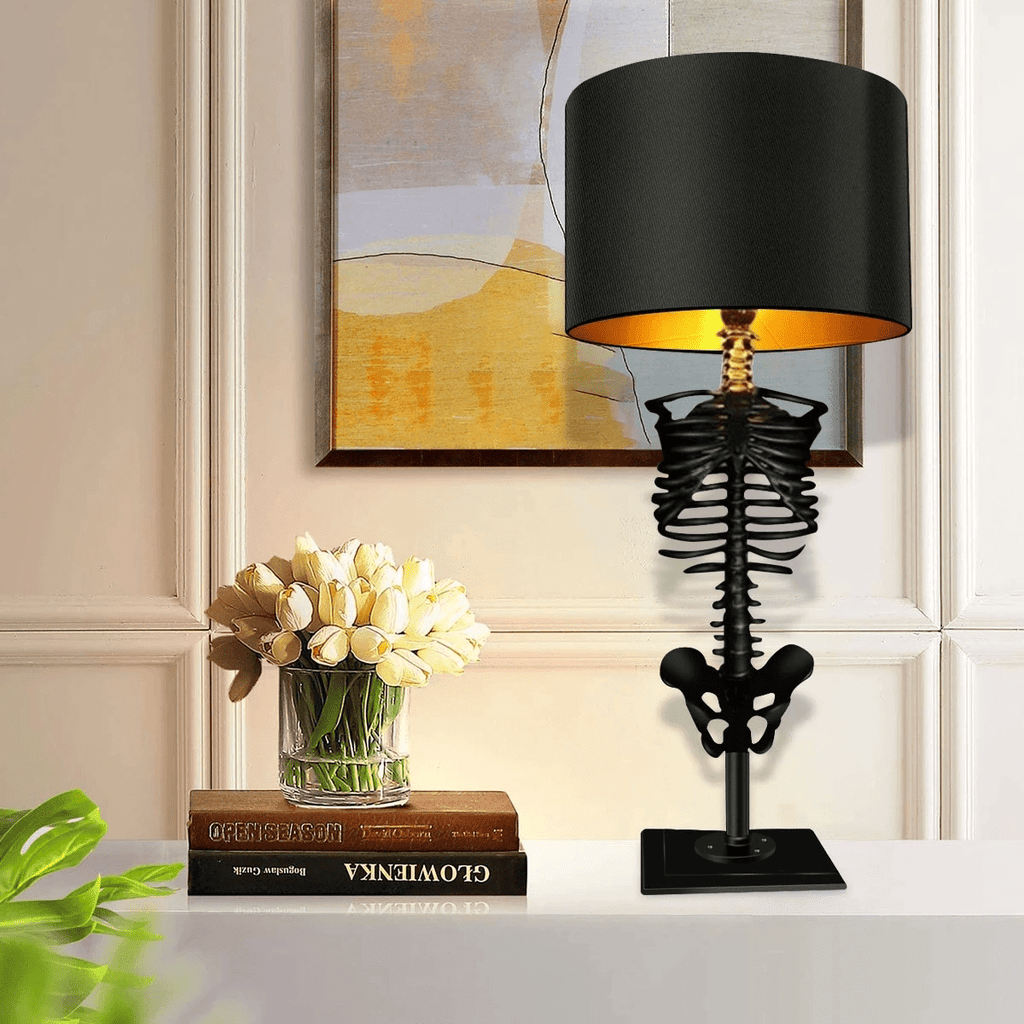 Lampe de Table Squelette - Figurine en Résine avec Base en Bois et Abat-Jour
